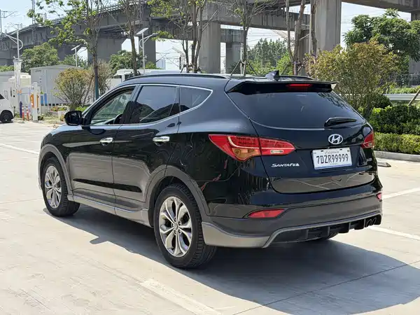 Hyundai Santa Fe 2013