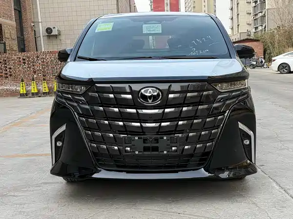 Toyota Alphard 2025