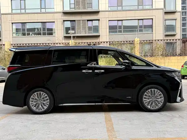Toyota Alphard 2025