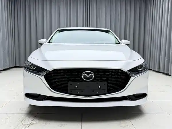 Mazda 3 Axela 2022