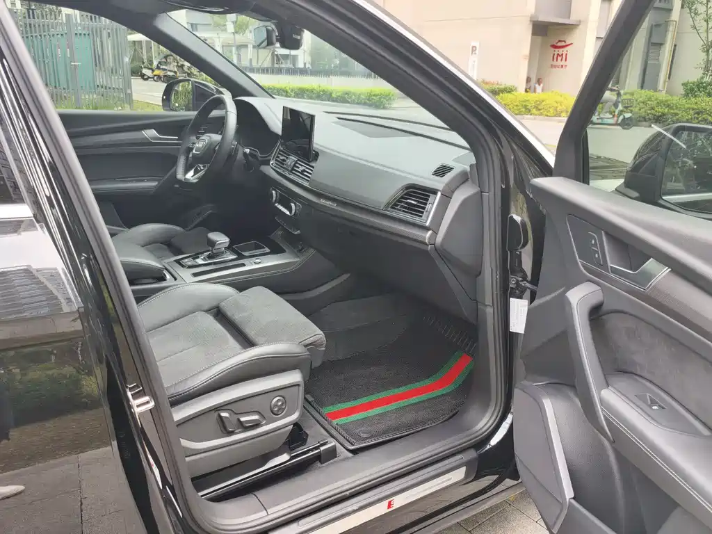 Audi Q5L Sportback 2022 — фото 12