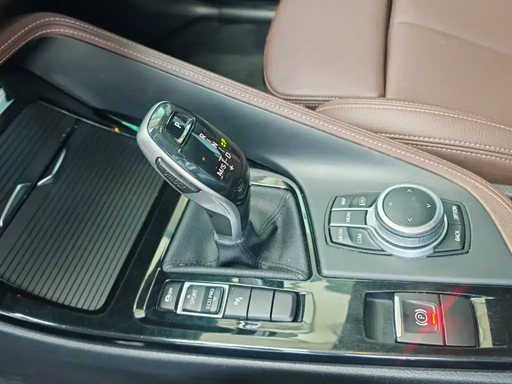 BMW X2 2021 — фото 11