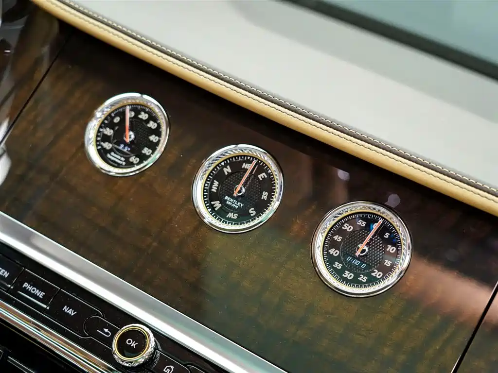Bentley Flying Spur 2022 — фото 22