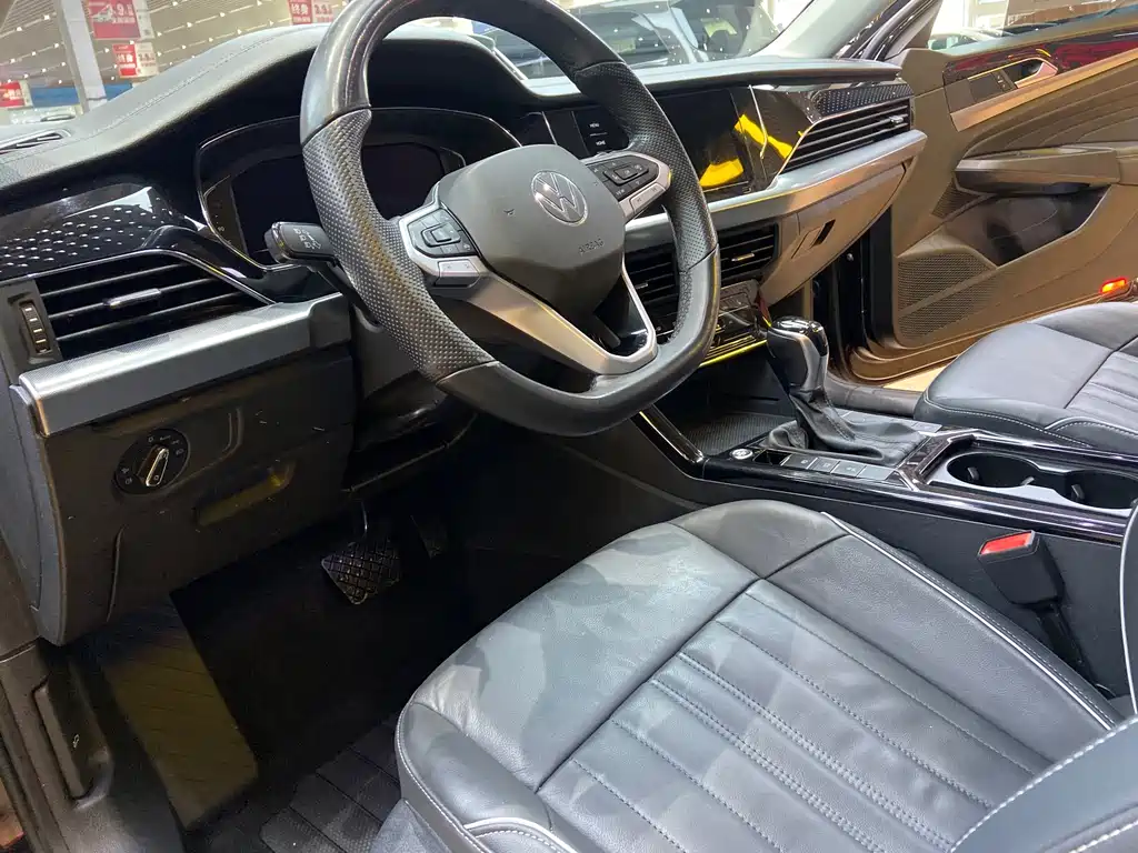 Volkswagen Passat 2023