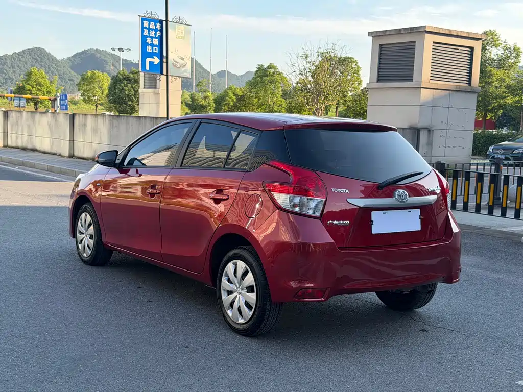 Toyota Yaris L 2016