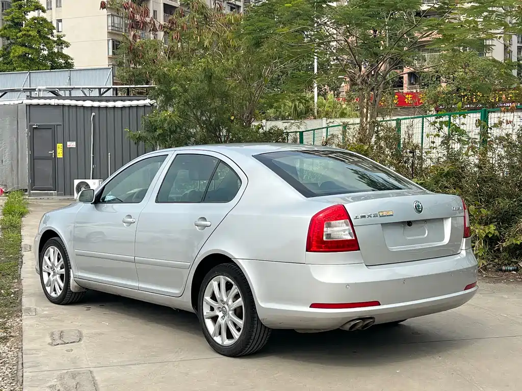 Skoda Octavia 2012 — фото 4
