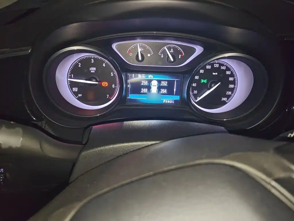 Buick Envision Plus 2018 — фото 4