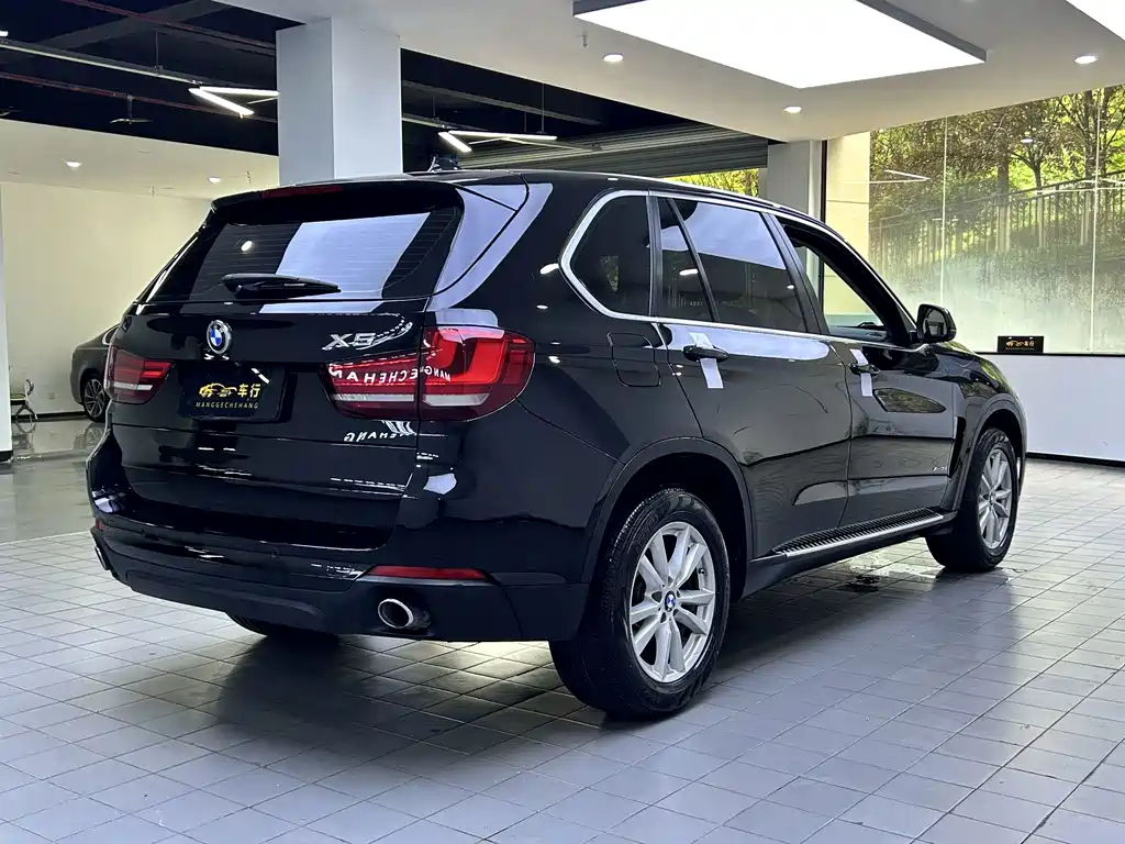 BMW X5 2017 — фото 9