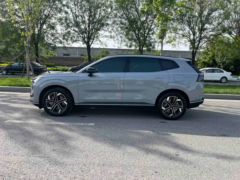Volvo XC70 Plug-In Hybrid 2026 — фото 16
