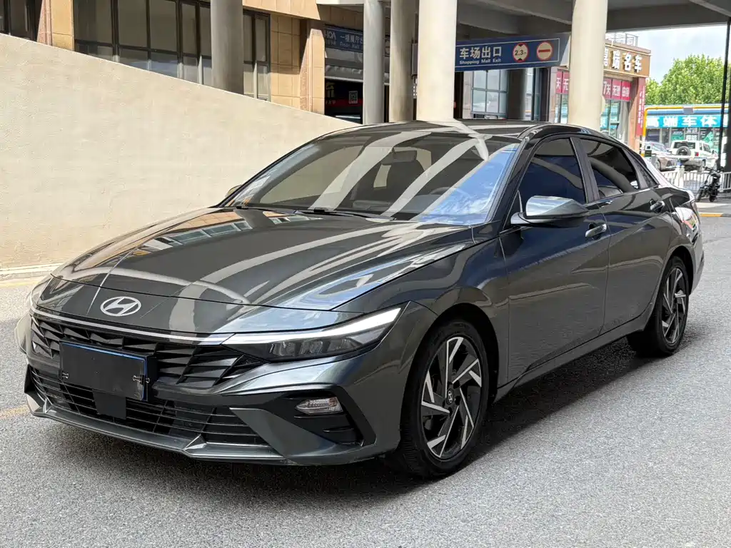 Hyundai Elantra 2024