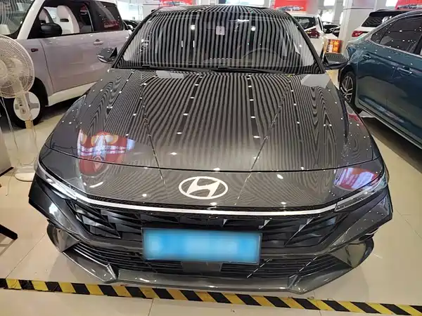 Hyundai Elantra 2024