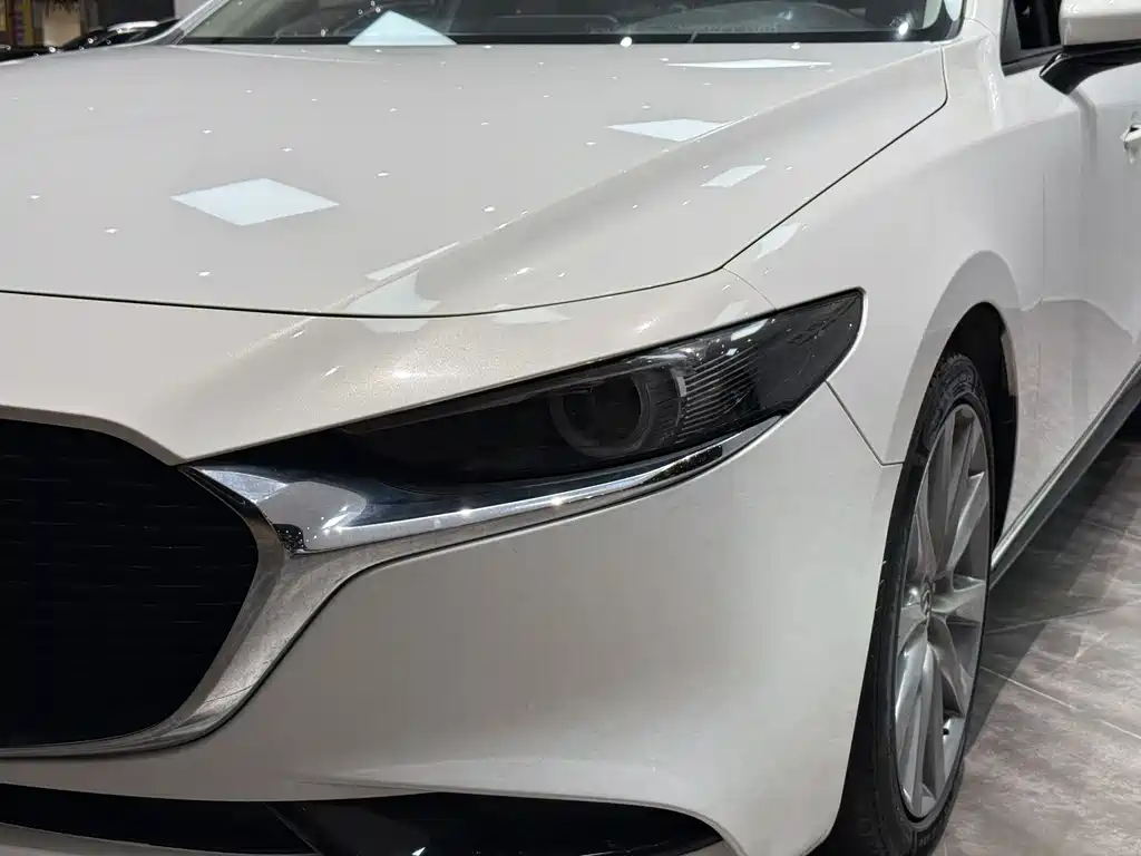 Mazda 3 Axela 2021 — фото 23
