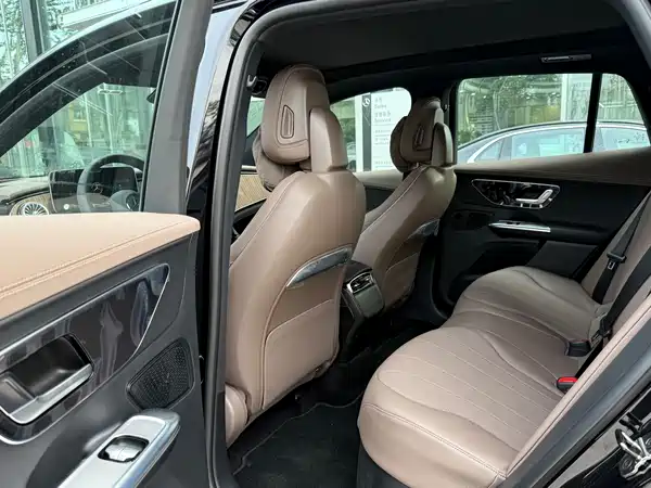 Mercedes-Benz EQE SUV 2025