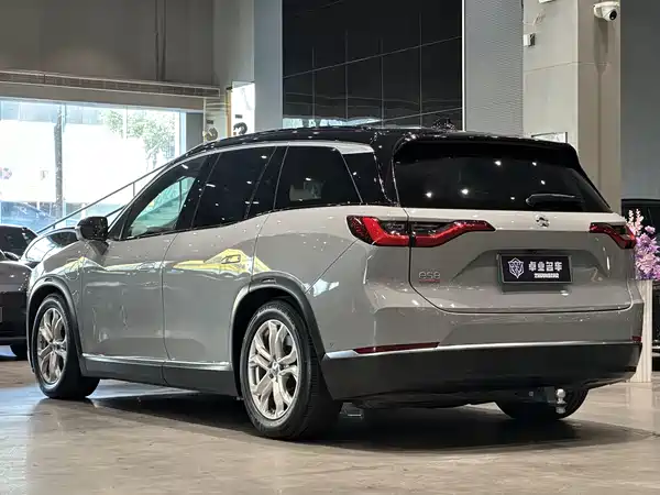 NIO ES8 2020