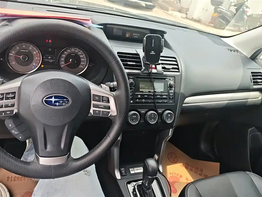 Subaru Forester 2014 — фото 12