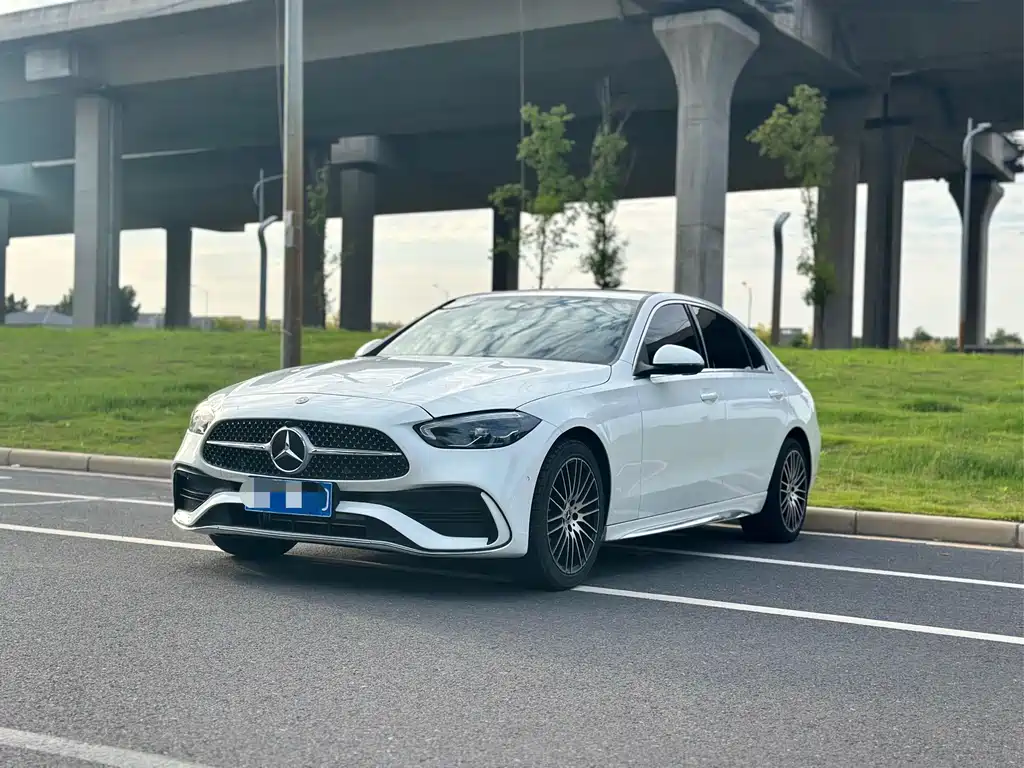 Mercedes-Benz C-Class 2023 — фото 1