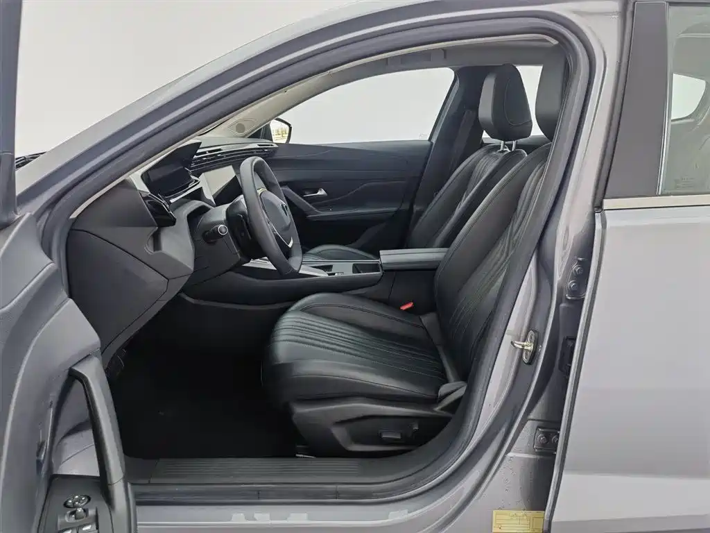 Peugeot 408X 2025 — фото 10