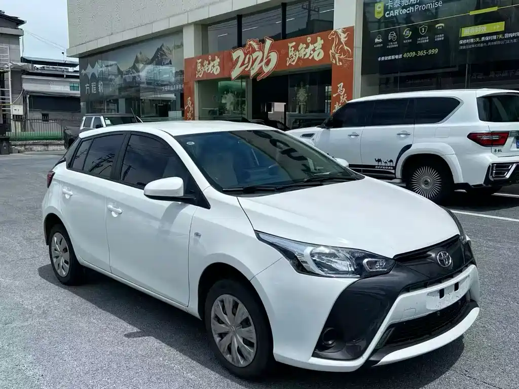 Toyota Yaris L 2022