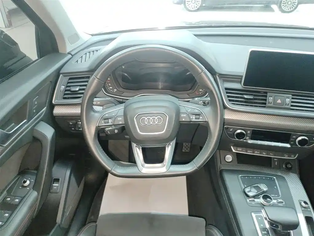 Audi Q5L 2020 — фото 10