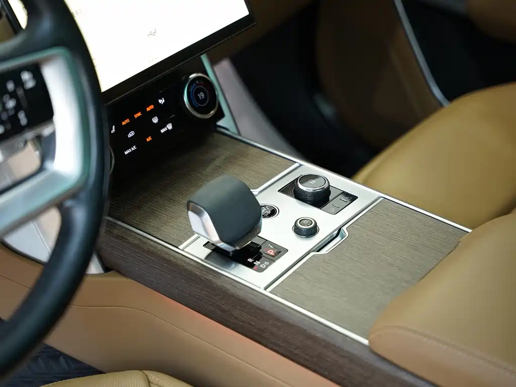Land Rover Range Rover 2023 — фото 15