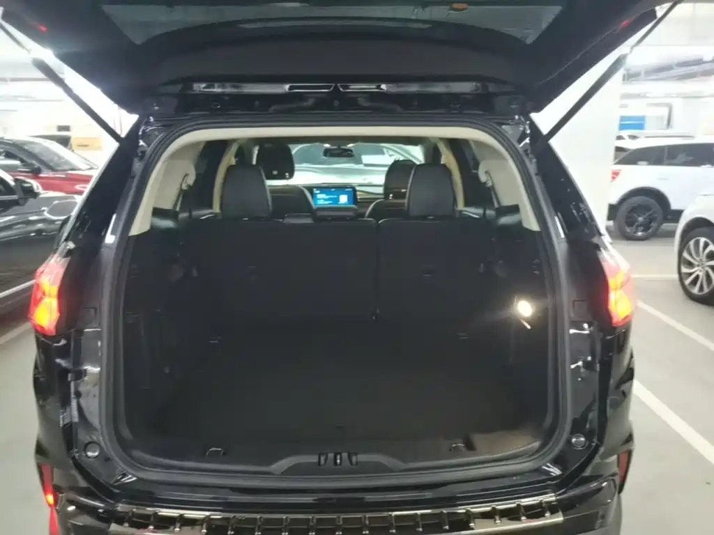 Ford Edge 2022 — фото 19