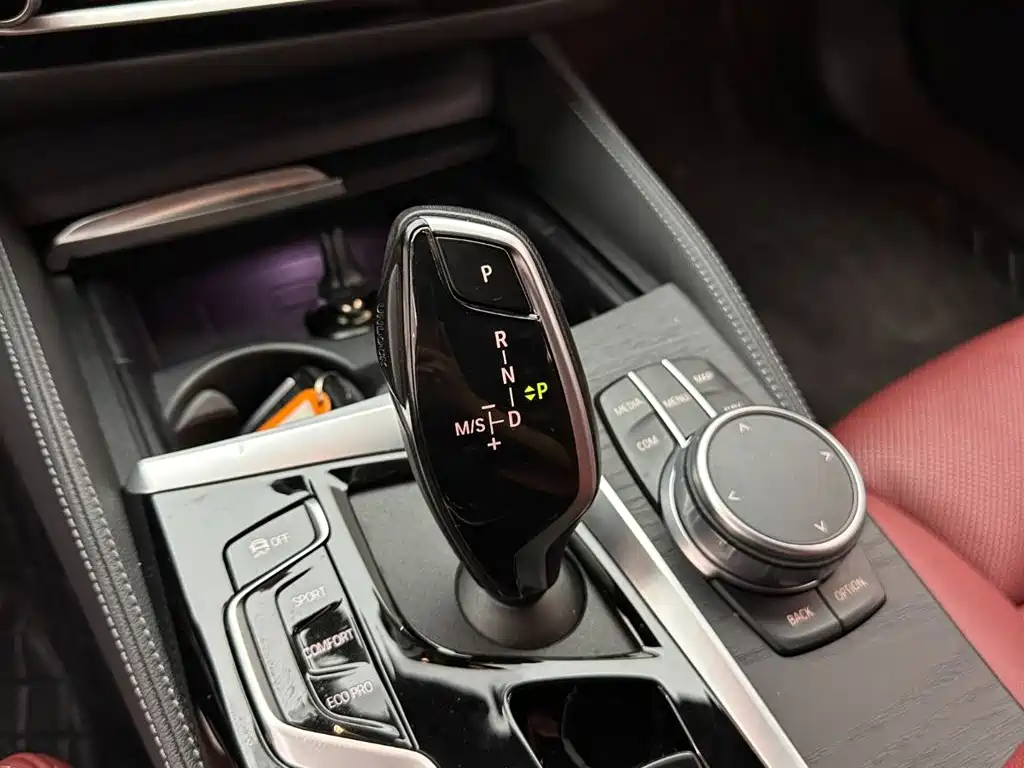 BMW 5 Series 2021 — фото 16