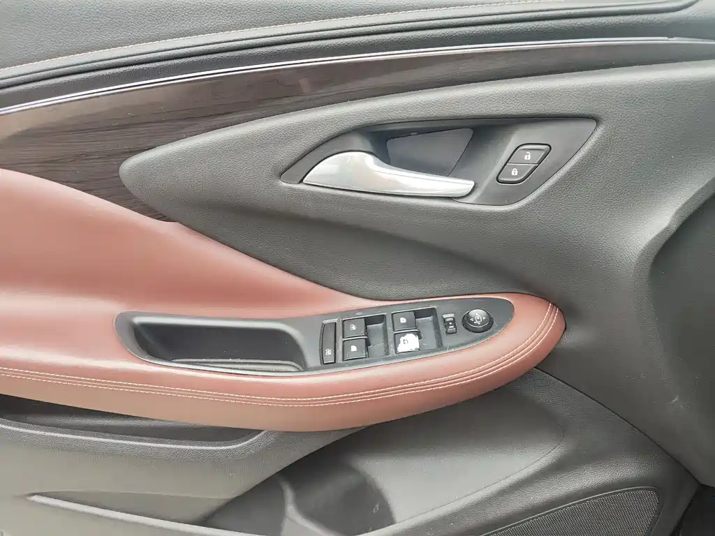 Buick Envision Plus 2016 — фото 9