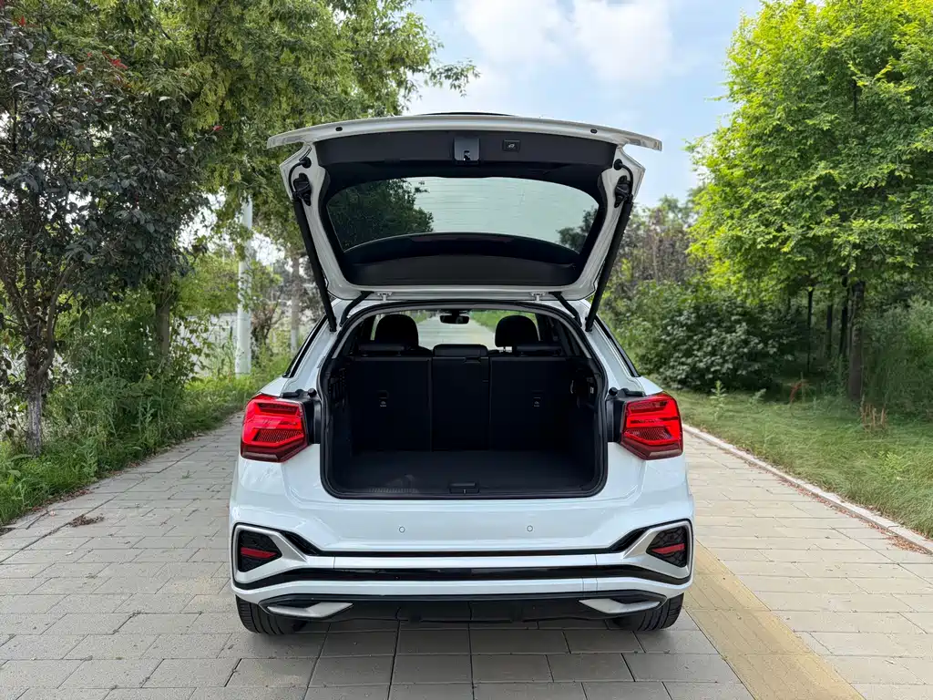 Audi Q2L 2023 — фото 15