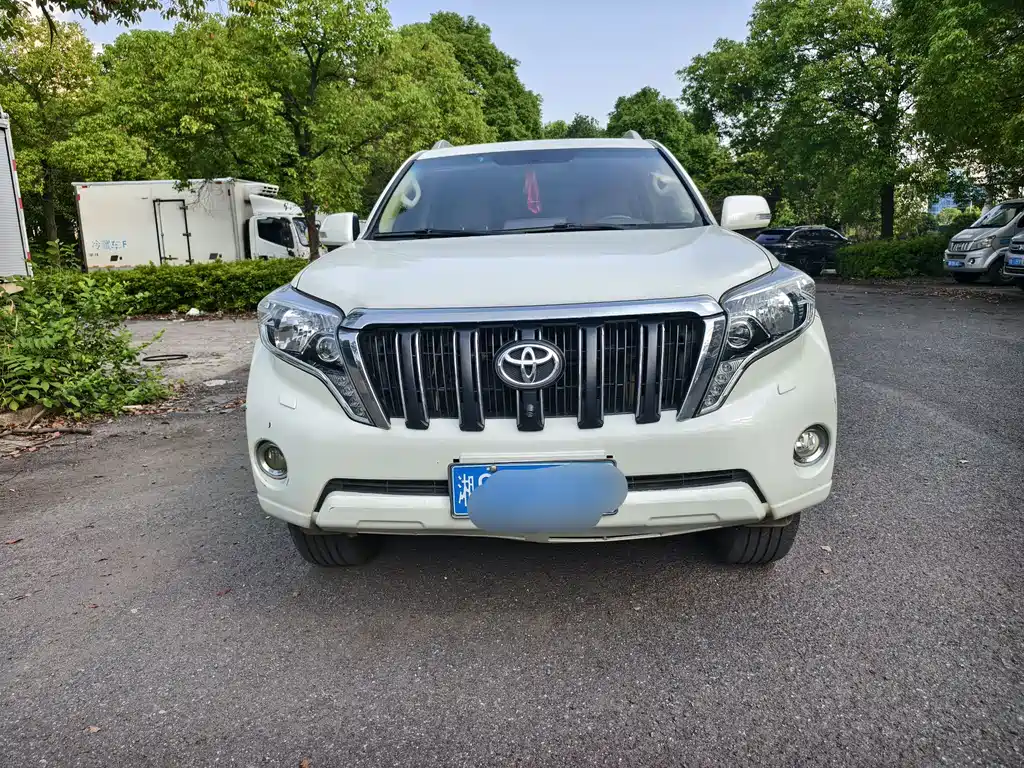 Toyota Prado 2015 — фото 2