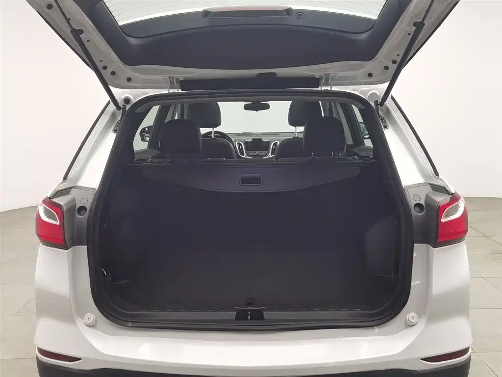 Chevrolet Equinox 2017 — фото 16