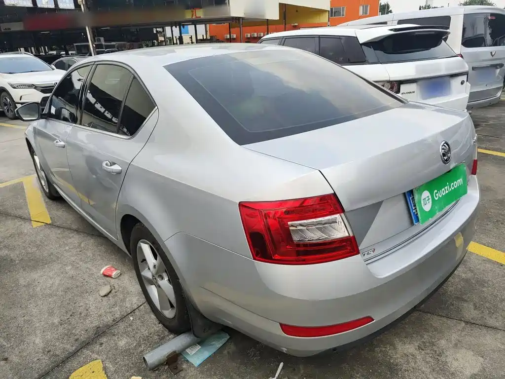 Skoda Octavia 2014 — фото 23