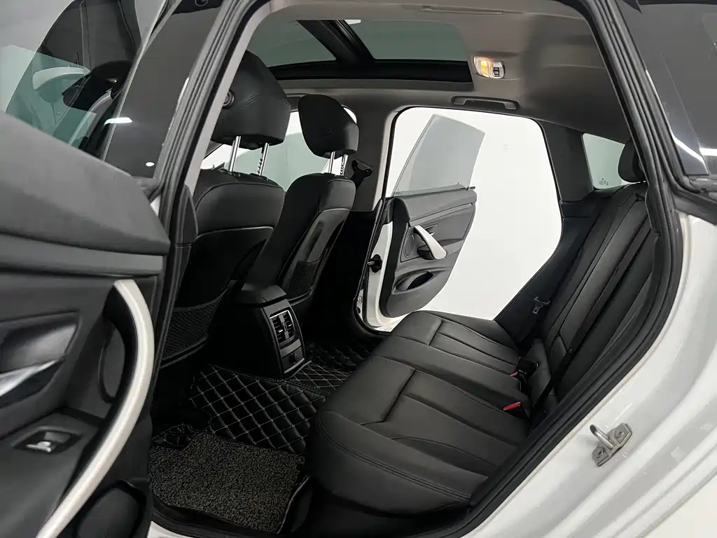 BMW 3 Series GT 2017 — фото 10