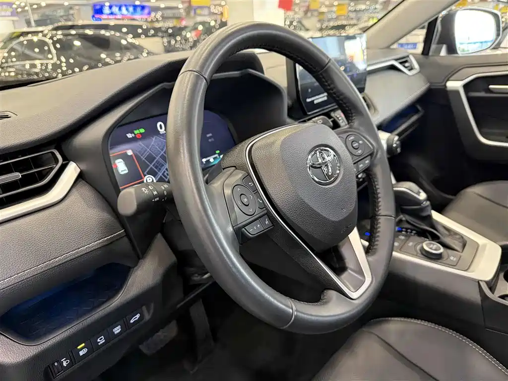 Toyota Wildlander 2023 — фото 18