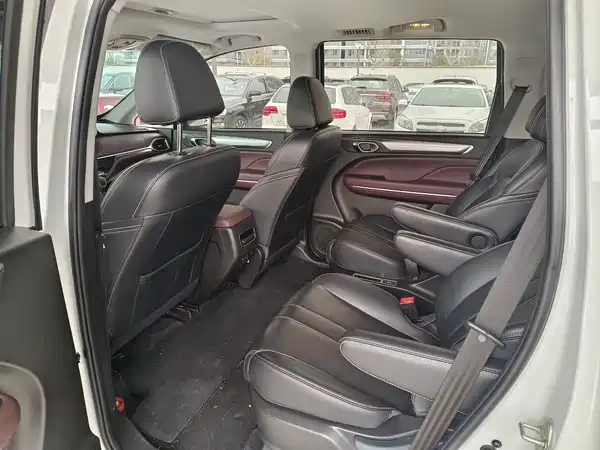 GAC Trumpchi M6 2023