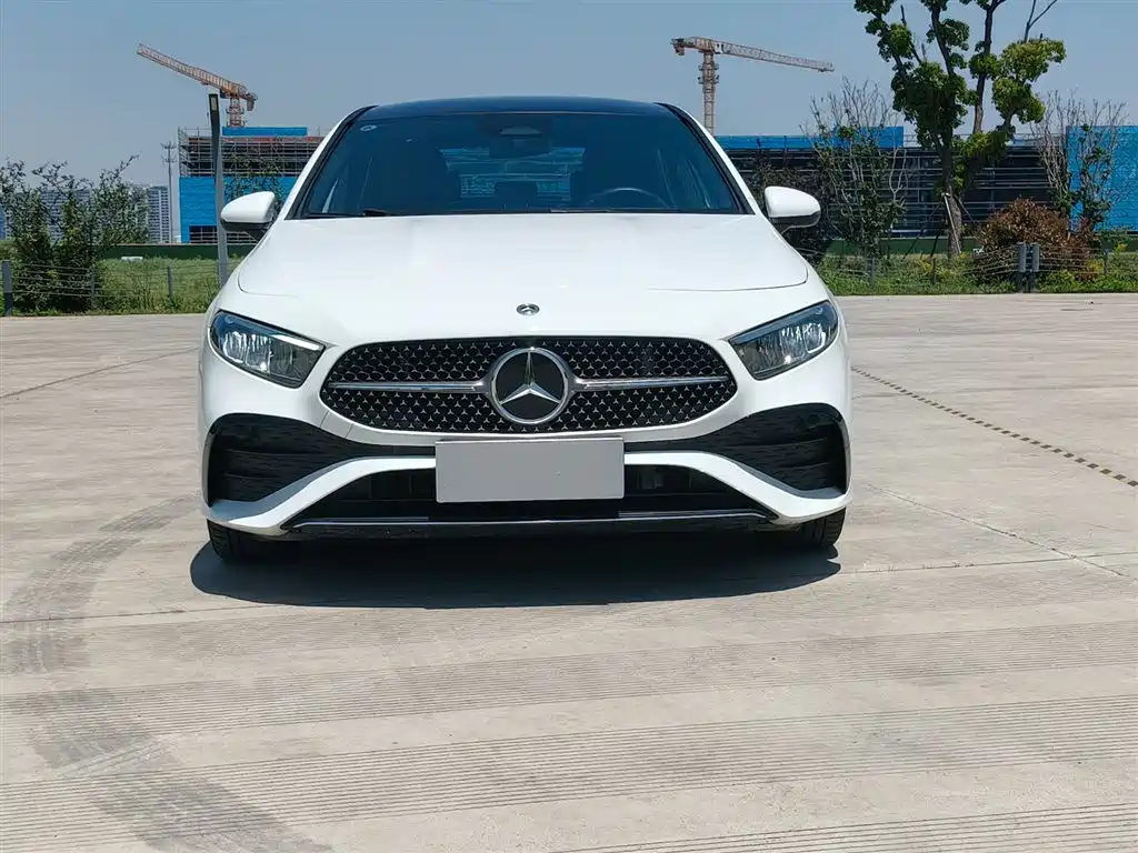 Mercedes-Benz A-Class 2024 — фото 1