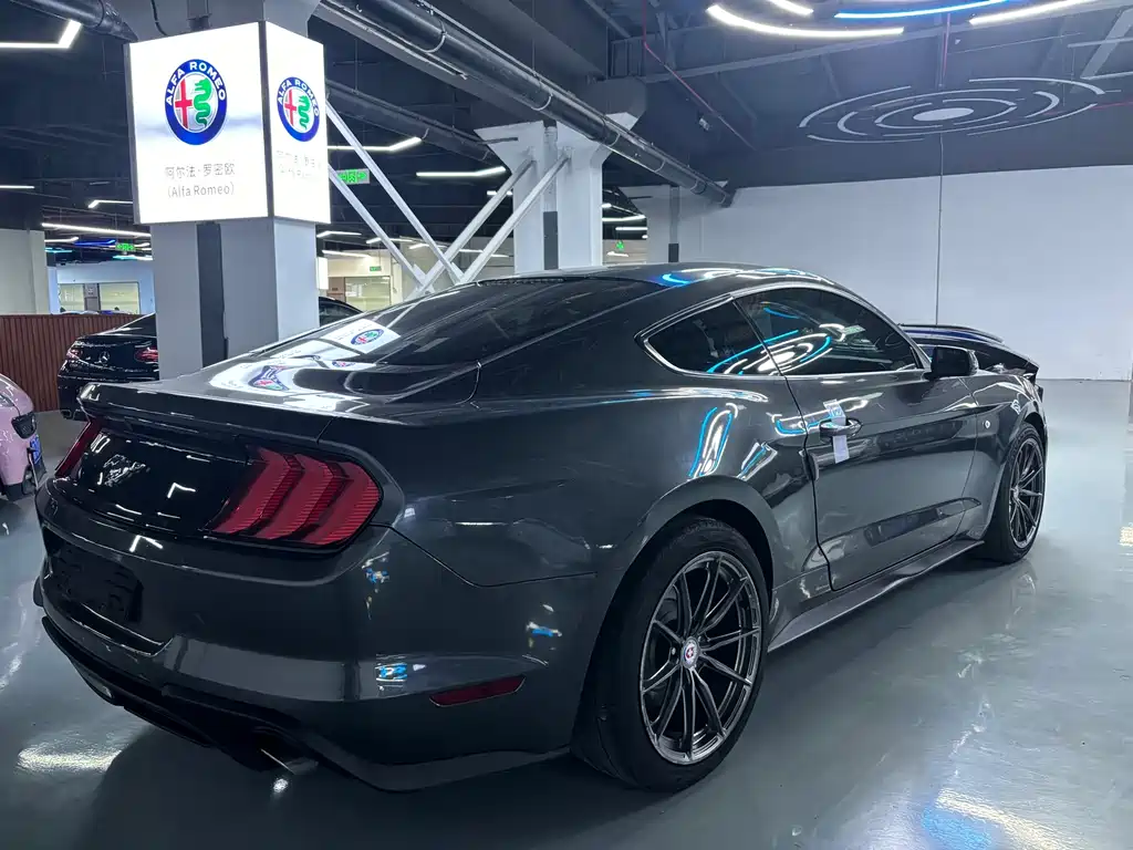 Ford Mustang 2018 — фото 15