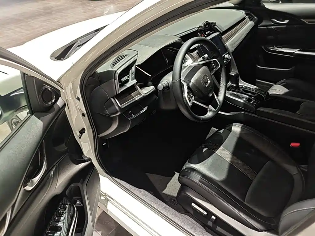 Honda Civic 2021 — фото 16