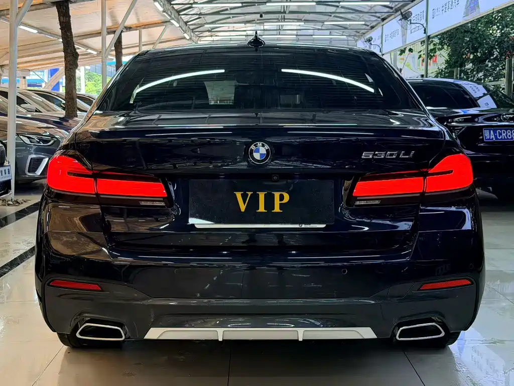 BMW 5 Series 2023 — фото 14