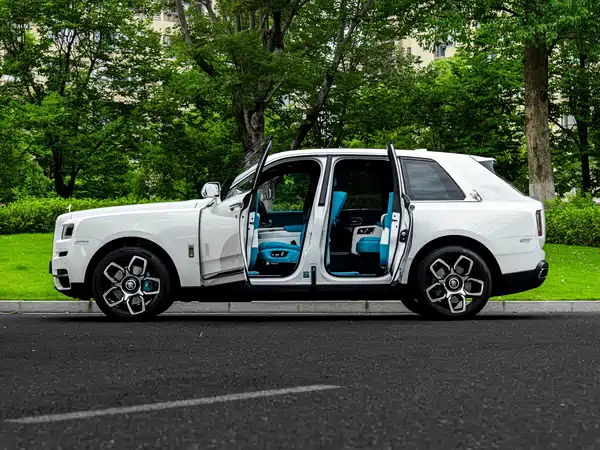 Rolls-Royce Cullinan 2021