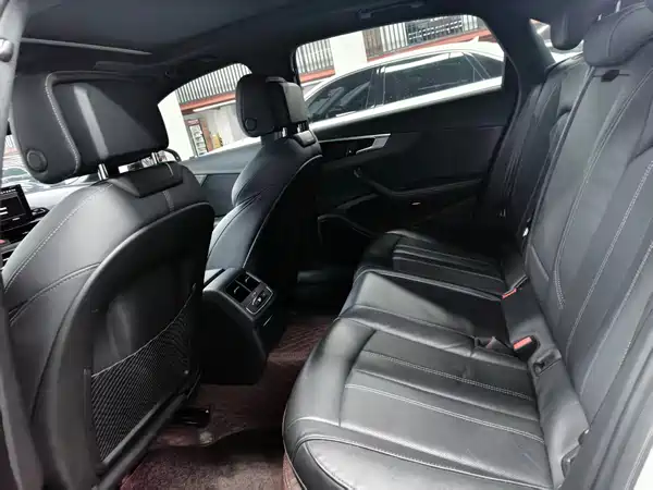 Audi A4L 2023