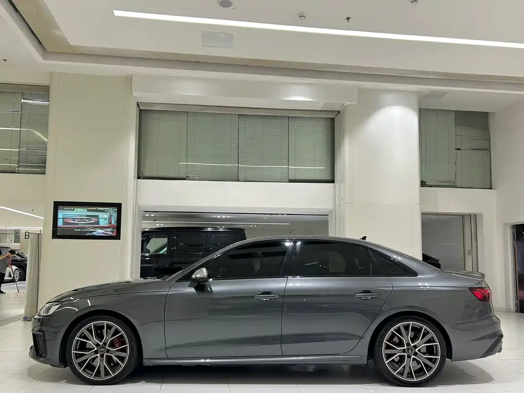 Audi S4 2024