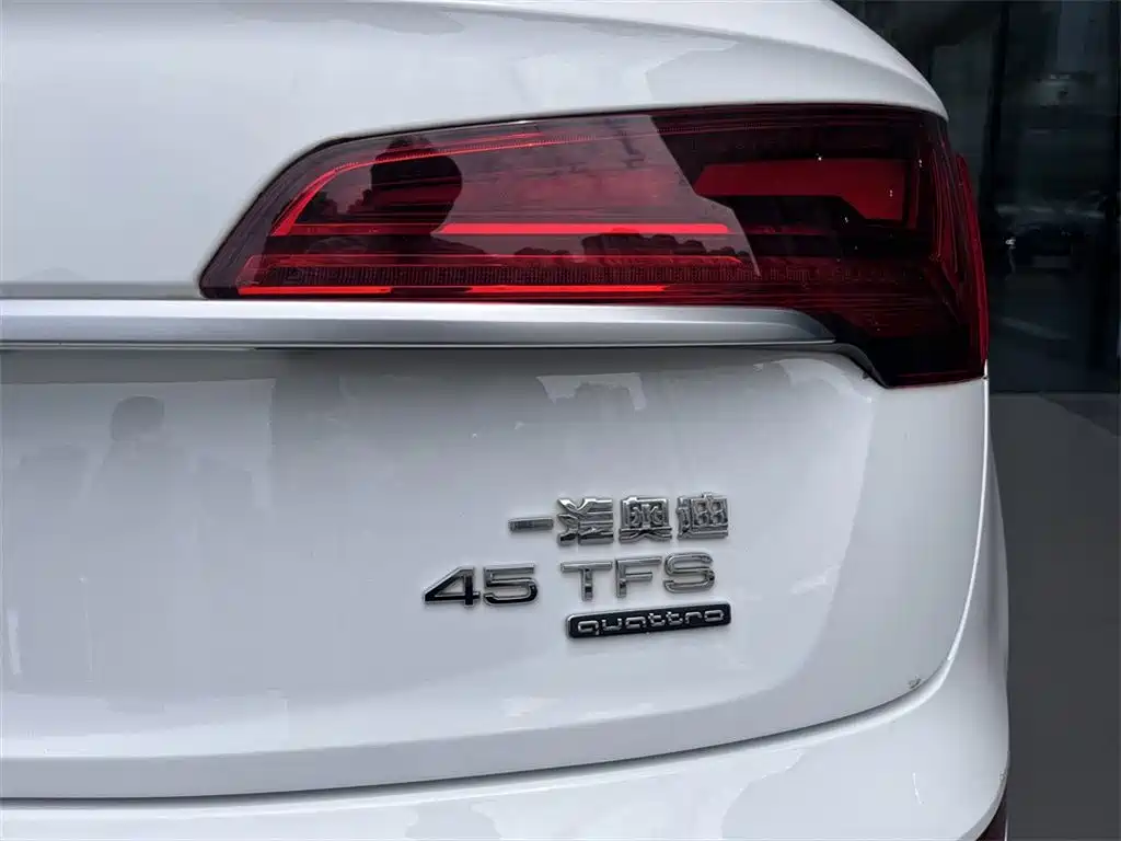 Audi Q5L 2023 — фото 15