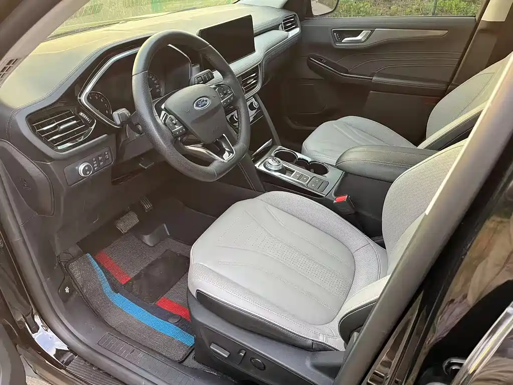 Ford Escape 2022 — фото 13