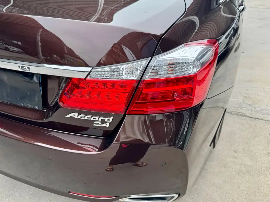 Honda Accord 2014 — фото 35