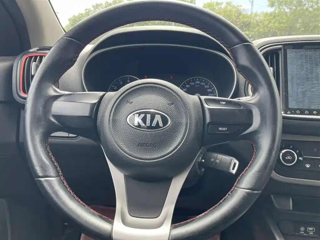 Kia KX3 2017 — фото 13