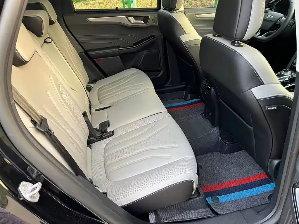 Ford Escape 2022 — фото 16