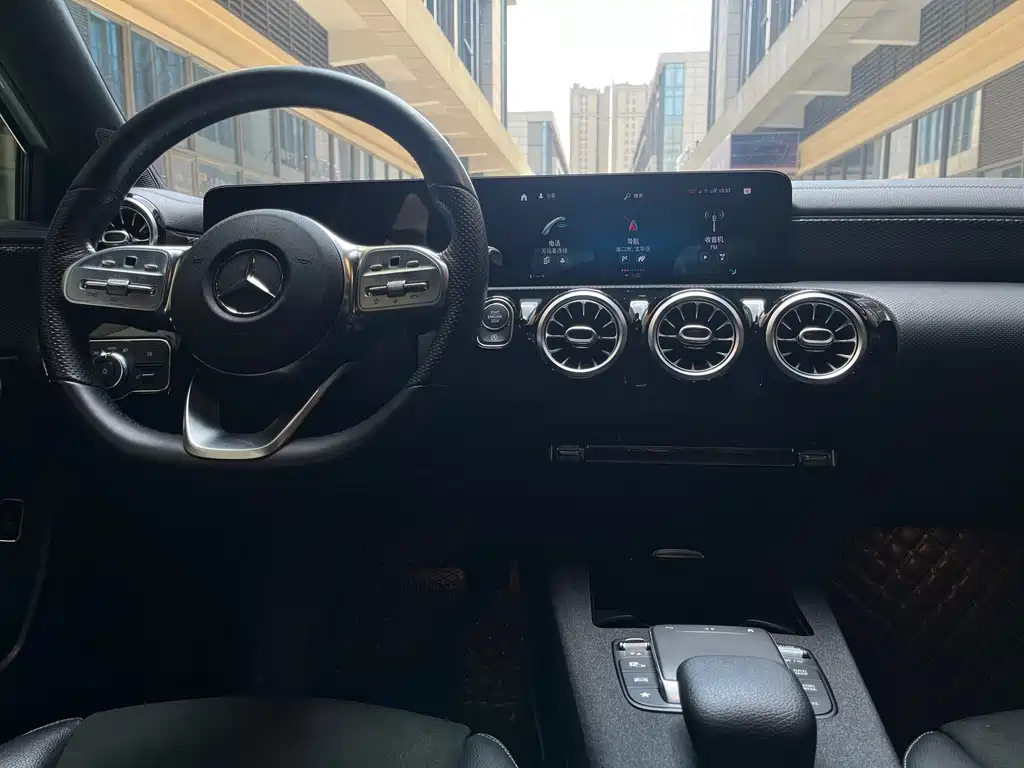 Mercedes-Benz A-Class 2020 — фото 15