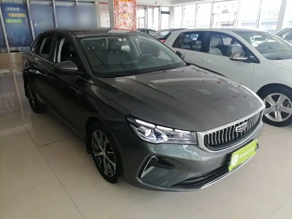 Geely Emgrand 2022