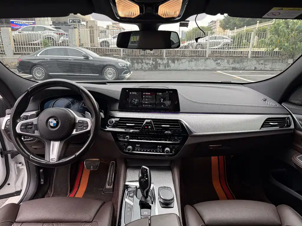 BMW 6 Series GT 2018 — фото 11