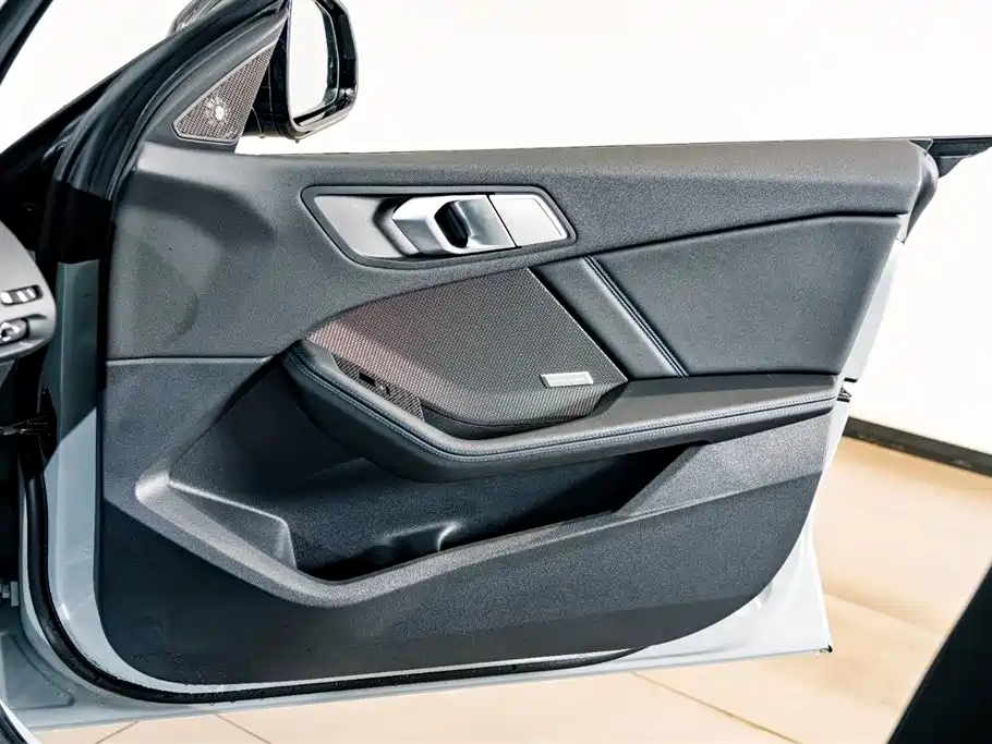 BMW 2 Series 2025 — фото 17